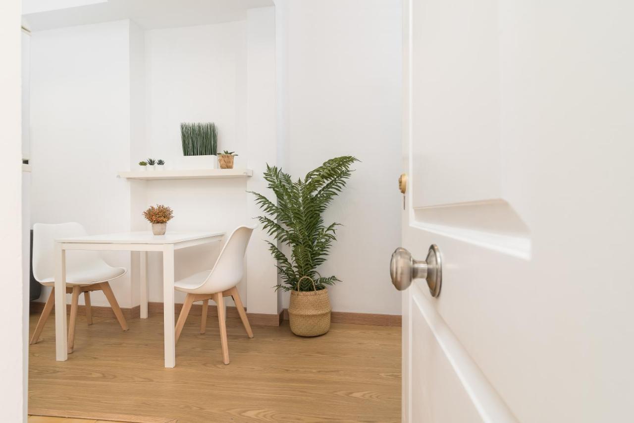 Precioso Apartamento Con Habitacion Separada En Centro Historico De Malaga Zewnętrze zdjęcie