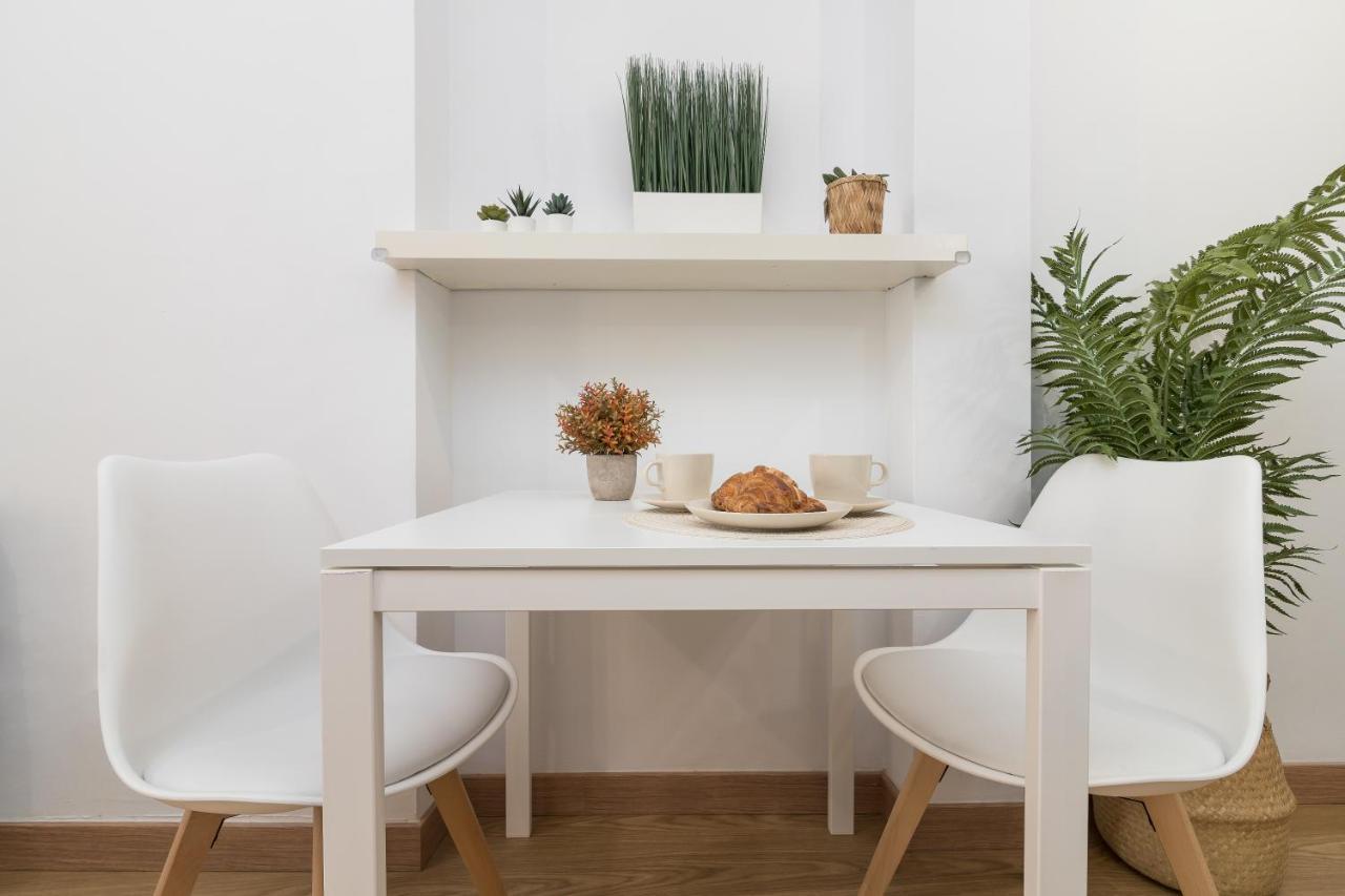 Precioso Apartamento Con Habitacion Separada En Centro Historico De Malaga Zewnętrze zdjęcie